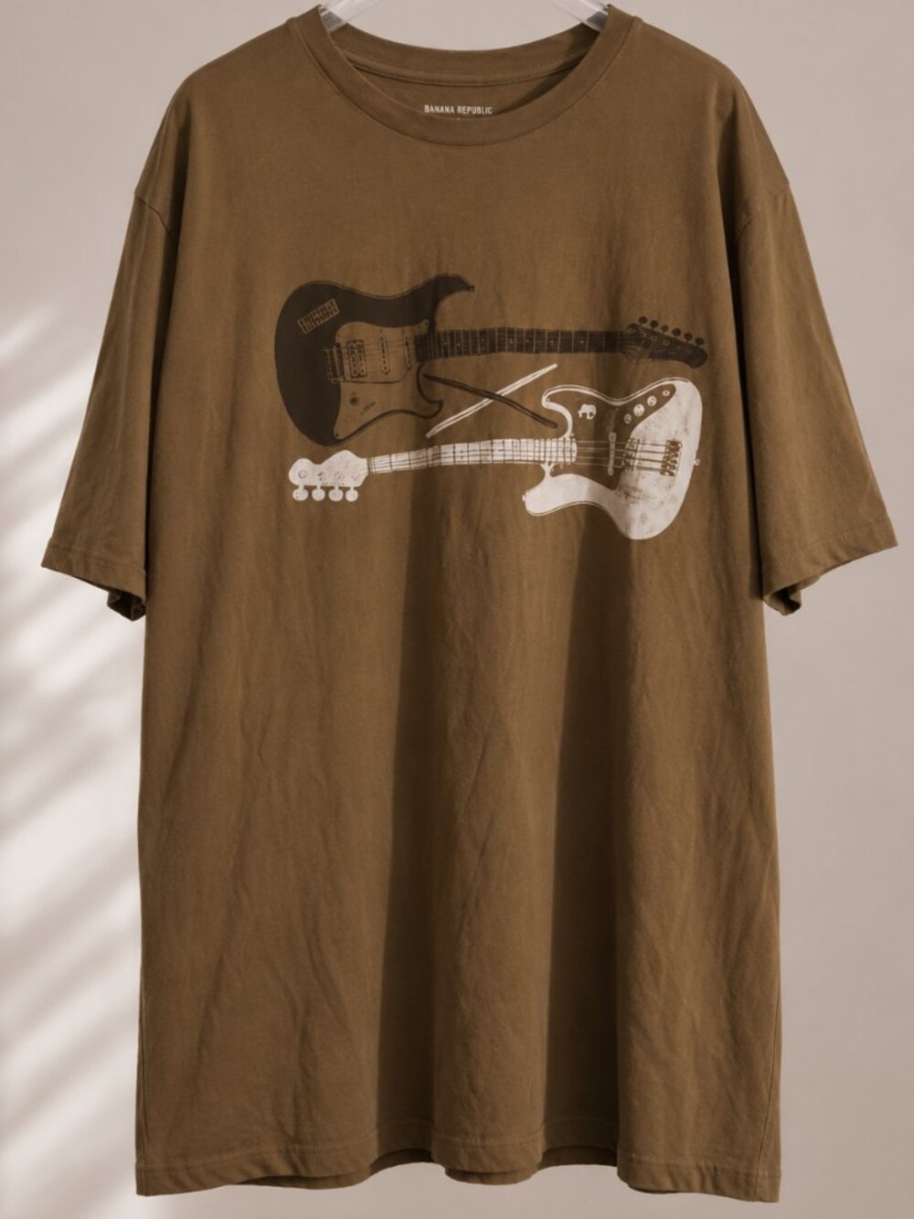 Banana Republic Menβs XL Guitar Graphic T-Shirt Brown Vintage Rock Tee